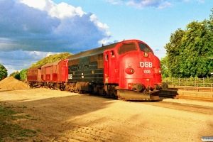 DSB MX 1025+EA 6001+BHL 401 som M 8322 Od-Hp. Holmstrup 05.08.1990.