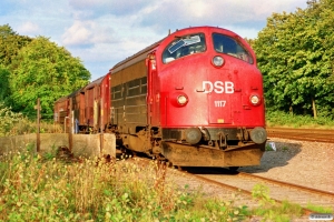 DSB MY 1117 rangerer med M 8465 Od-Fa. Holmstrup 08.09.1990.