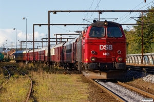 DSB MZ 1401 rangerer med VM 6304 Bm-Rd. Kolding 06.10.2017.