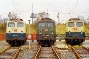DB 140 726-1, 140 869-9 og 140 287-4. Kiel Bw 13.12.1997.