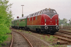 DB V 200 116+7 personvogne+V 200 007 med særtog til Grossenbrode. Puttgarden 24.05.2003.