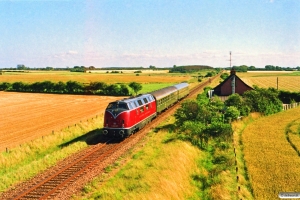 DB BDylst+ABylb+V 200 007 som P 8660 Str-Pa. Km 54,4 Fa (Sommersted-Vojens) 22.07.1990.