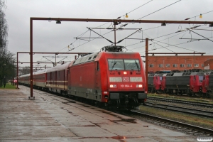 DB 101 064-4+16 personvogne som DZ 13264. Padborg 08.03.2009.