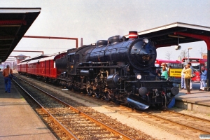 DSB E 991 med P 8440 Ar-Od. Odense 21.04.1990.