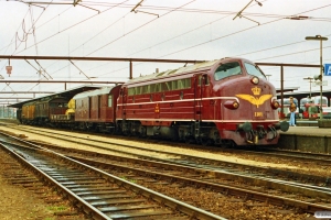 DSB MY 1101+DB 5103+Ks+MX 132+Hjælpevogn 1+40 86 945 1 113-5 som M 6436 Rd-Gb. Odense 17.11.1991.