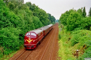 DSB MX 1001+B 2000+ABv 293+BL 1324 som PX 8142 Hb-Rd. Km 169,2 Fa (Randers-Bjerregrav) 13.08.1995.