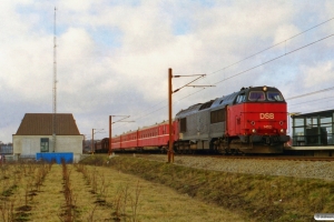 DSB MZ 1452+MS 402+AA 431+MS 401+Es 40 86 945 1 124-2+Es 40 86 945 1 125-9+AU 252+DA 5005 som MX 6442 Od-Gb. Nyborg 26.02.2000.