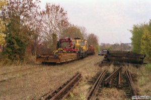 BS Troljevogn 321a+Trolje 423+Rns-u+Trolje 54. Optagning af havneristen. Odense 29.10.2003.