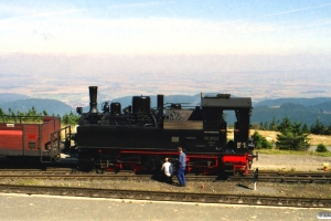 HSB 99 5902 med Tog 8992. Brocken 13.09.2002.