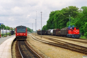 DSB MR/D 82 som M 7962 Hj-Ab og HP DL 16 med G 3137 Hj-Hhs. Hjørring 22.06.1994.