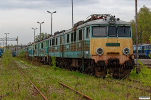 PKPC ET41-166, ET41-185, ET22-843 m.fl. hensat. Rybnik 23.04.2019 kl. 18.26.