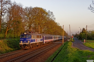 PKPIC EP07-1052 med TLK 45170. Piasek - Kobiór 25.04.2019 kl. 19.22.