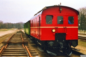 VNJ 11 med P 8635 Mv-Hp. Kørsel if. Jernbanemuseets genindvielse. Holmstrup 16.04.1988.