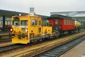 DSB Trolje 230+FFJ C 72+40 86 947 0 040-1 som Materieltog Lk-Bb. Fredericia 12.10.1990.