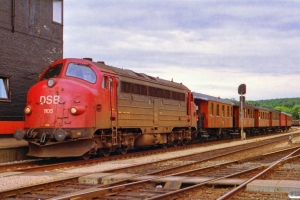 DSB MY 1105+OKMJ A 10+KS C 3+OMB C 16+HTJ C 24+FFJ C 72+HHJ C 25 som P 8013 Vj-Jl. Vejle 05.07.1992.