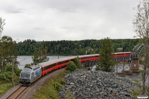 NSB El18.2245 med Pt 45 (Oslo S-Trondheim S). Minnesund - Langset 22.06.2018.