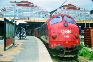 DSB MX 1021+Gs+MC 6503+FC 6003+FC 6004+MC 6504+Gs. København H 05.07.1987.