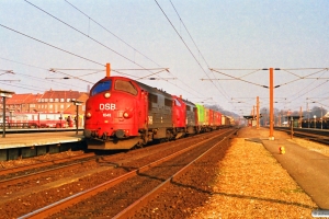 DSB MX 1041+MX 1006 med G 40559 Kk-Rfø. Ringsted 17.03.1990.