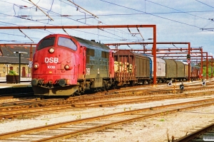 DSB MX 1038 med G 9539 Gb-Kj. Roskilde 27.09.1990.