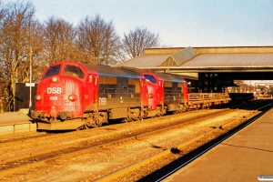 DSB MX 1025+MX 1028+svellevogne som G 8732 Ur-Fa. Fredericia 30.11.1990.