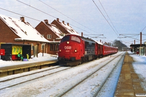 DSB MX 1027+Gs+S-tog+Gs som G 6851 Htå-Ar. Ringsted 16.02.1991.
