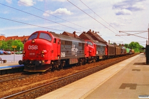 DSB MX 1016+MX 1015 med G 7372 Kk-Pa. Ringsted 03.07.1992.