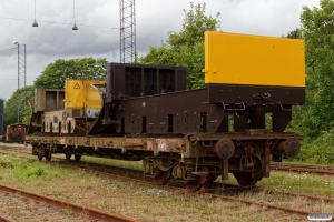 DSB Rs 11 86 390 0 216-1 læsset med rammen fra sneplov 133 og 145. Fredericia 05.08.2017.