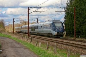 DSB MF 72+MG 13 som M 6133 Cph-Ar. Km 155,4 Kh (Marslev-Odense) 15.04.2012.