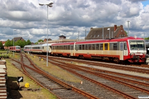 NEG VT 71+Heizwagen 105+DB Bpmz+Bpmbdzf som NEG 23. Niebüll NEG 30.05.2015.