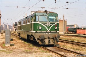 ÔBB 2050 002-1. Wien Nord 13.04.1991.