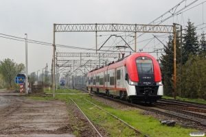 PLKW EN76-035 som KW 77932. I baggrunden holder PKPC ET22-646. Kobylnica 12.04.2017.