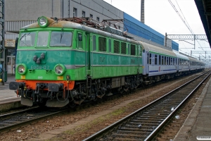 PKP EU06-07 med IC 61402. Poznań Główny 29.03.2008.