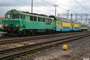 PKP SU46-022 med Tog 77433. Poznań Główny 29.03.2008.