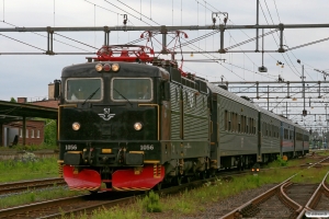 SJ Rc3 1056 med RST 336. Värnamo 08.06.2012.