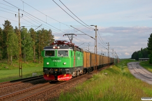 GC Rc4P 1321 med GT 9826. Boxholm - Mjölby 07.06.2012.