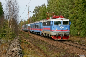 SJ Rc6 1387 med RST 638. Hasselfors - Laxå 15.04.2009.