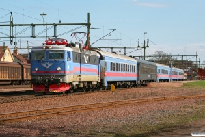 SJ Rc6 1387 med RST 633. Kristinehamn 16.04.2009.