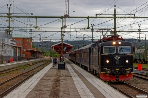 SJ Rc6 1408 med RST 84. Ånge 11.06.2017.