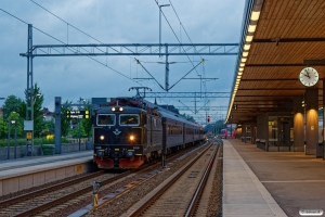 SJ Rc6 1418 med RST 49. Uppsala C 17.06.2018.