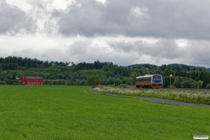 NSB BM 9208+BS 9258 som Pt 435 (Søberg-Steinkjer). Ronglan - Skogn 12.06.2017.