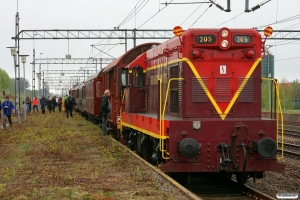 SJT 42 205+5 vogne+NSB Di3.616 som RST 67075. Båstad N 15.05.2010.