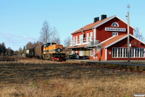 TÅGAB T43 107 (ex. T43 253) med VUT 76600. Nässundet 16.04.2009.