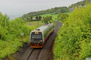 NSB BS 9257+BM 9207 som Pt 1760 (Steinkjer-Lerkendal). Sjølyst - Ranheim 11.06.2015.