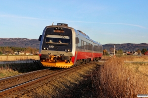 NSB BM 9201+BS 9251 som Pt 449 (Søberg-Steinkjer). Stjørdal - Skatval 04.05.2016.