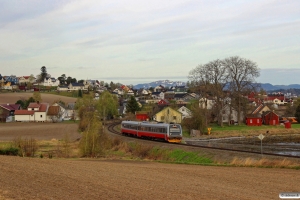 NSB BM 9213+BS 9283 som Pt 425 (Lundamo-Steinkjer). Ranheim - Sjølyst 06.05.2016.