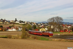 NSB Di4.652 med Pt 471 (Trondheim S-Bodø). Ranheim - Sjølyst 06.05.2016.