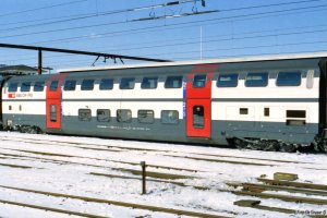 SBB 50 85 26-94 065-7 i IC 828. Odense 20.03.2001.