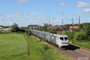 SJ UB2X 2520+5 vogne+SJ X2 2025 som RST 423. Falköping 12.06.2014.